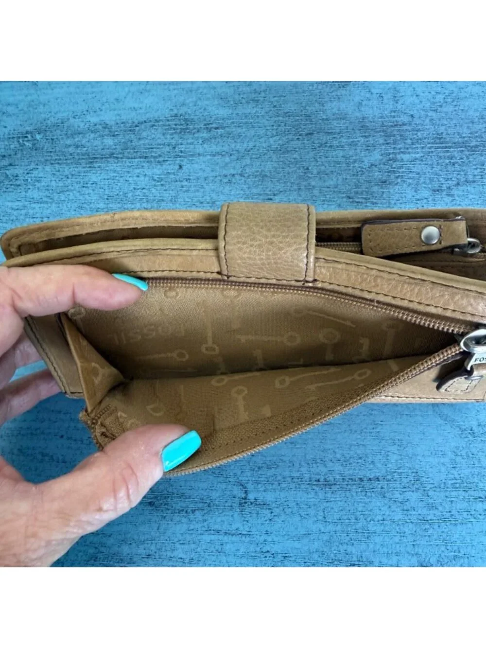 Fossil Tan Leather Wallet With Colorful Embroidered Accents & Bird Design